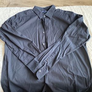Gap Men’s slim fit black button down shirt size large